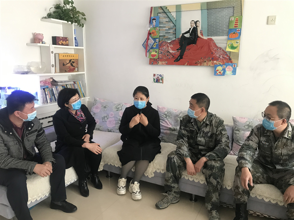 元宝山区人武部慰问援鄂医疗队凯旋民兵 (1)_副本.jpg